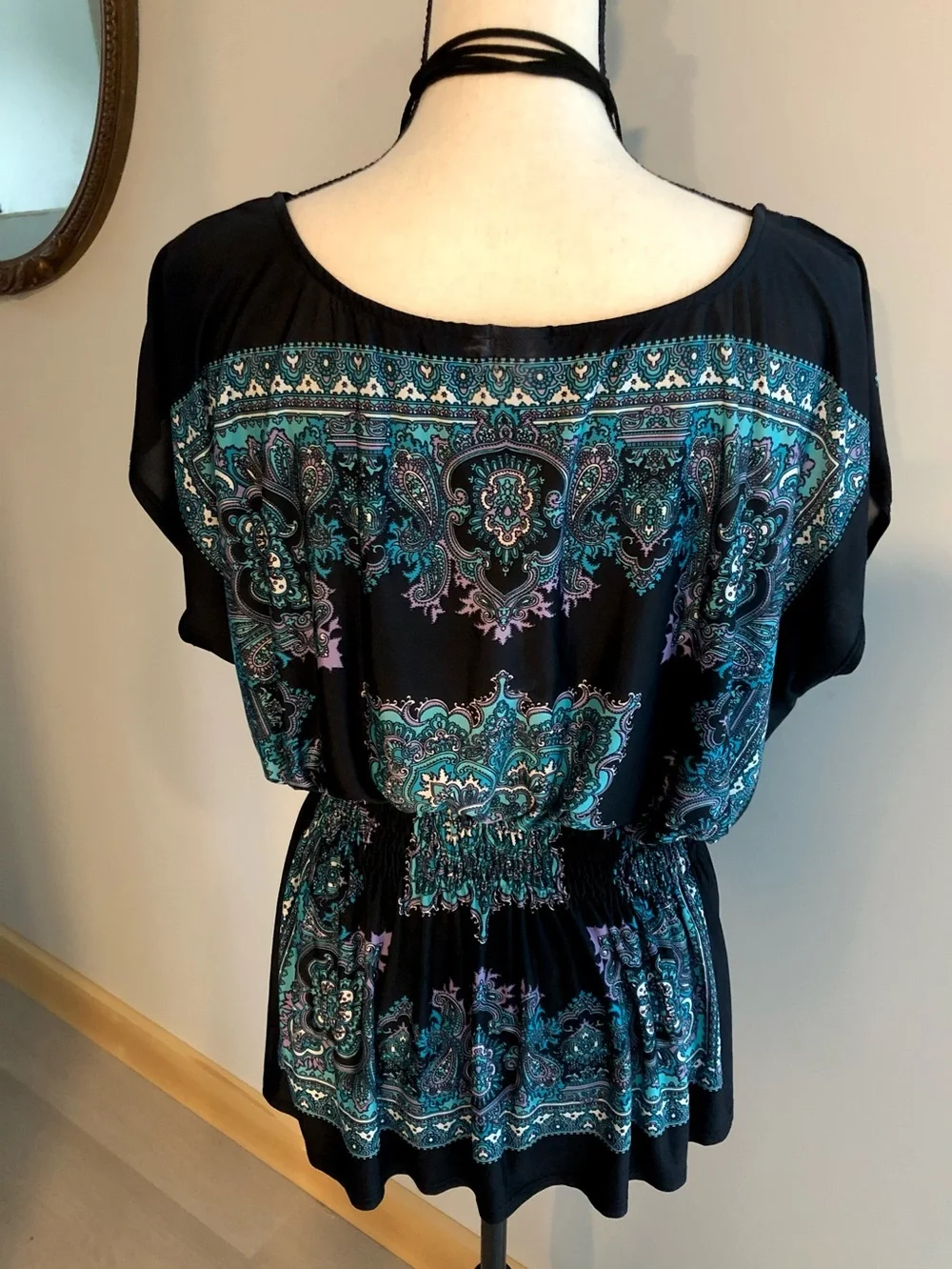 Halo Black Print Top Size XL - Picture 5 of 10